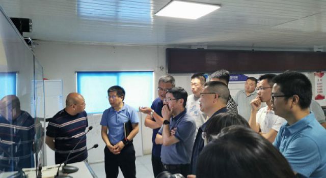 四川省藏高公司董事长陈渤对汶马高速C15合同段进行调研