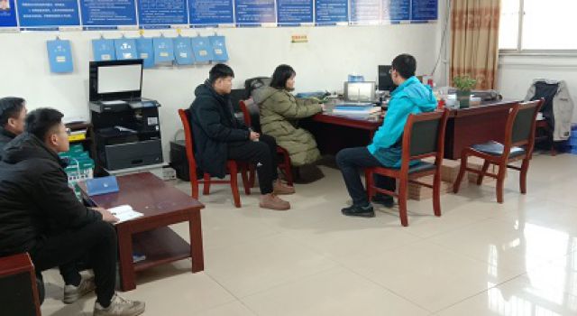 秦滨高速试验室组织对新员工试验培训