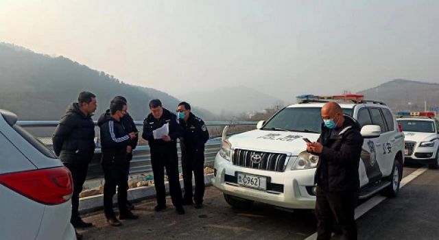 淄博市公安局交通警察支队对S229沂邳线进行安全设施专项验收