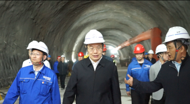 河南省交通厅长视察安鹤项目小岩沟隧道