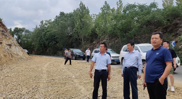 沂源县县乡道项目鲁沟路大修工程进行月度检查