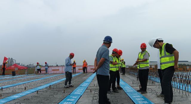 许昌绕城XCZJ-1总监办组织召开桥面安全防护现场观摩会