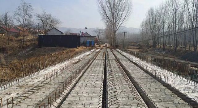 沂源县2023年度四好农村路东上峪中桥梁板吊装完成
