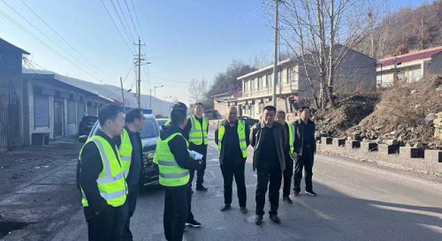 山西省公路局临汾分局组织对第一总监办及所管辖的第一、二标段进行检查