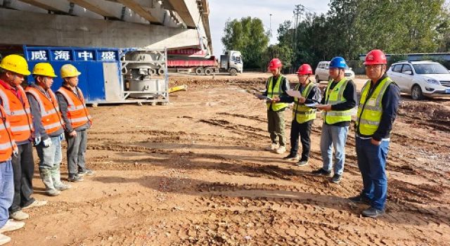 许昌绕城高速公路三驻地办对泡沫混凝土施工进行安全技术交底