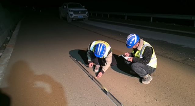 东泰咨询川藏公路G318线项目总监办加强水稳基层质量控制